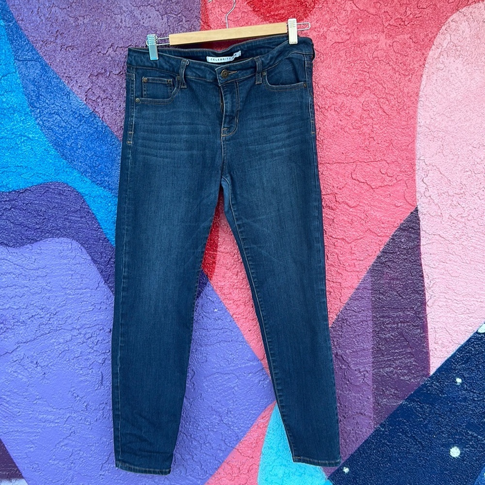Celebrity pink mid rise ankle skinny women’s size 11/30